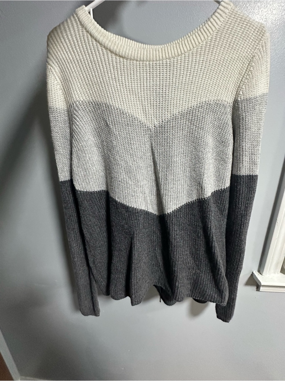 Design History Chevron Colorblock Crew Sweater — Cream & Gray